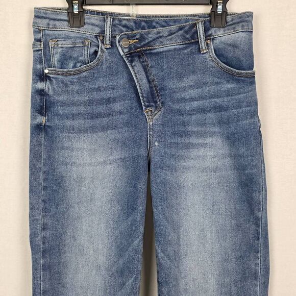RISEN Jeans Women’s Size 13/31 Straight Leg Denim - Picture 2 of 9